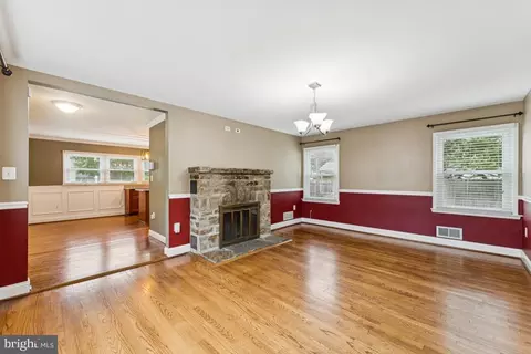 Living - 5 Brookfield Rd, Pasadena, MD 21122 photo 2 of 3