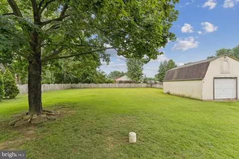 Exterior - 5 Brookfield Rd, Pasadena, MD 21122 photo 4 of 6