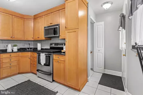 7674 Pine Haven Dr, Pasadena, MD 21122 photo 18