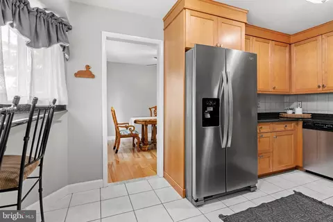 7674 Pine Haven Dr, Pasadena, MD 21122 photo 15