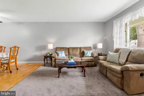 7674 Pine Haven Dr, Pasadena, MD 21122 photo 8