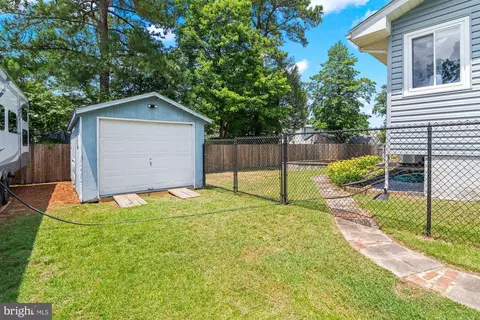 7674 Pine Haven Dr, Pasadena, MD 21122 photo 6