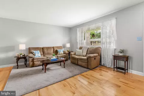 7674 Pine Haven Dr, Pasadena, MD 21122 photo 7