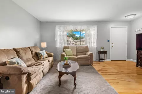 7674 Pine Haven Dr, Pasadena, MD 21122 photo 10