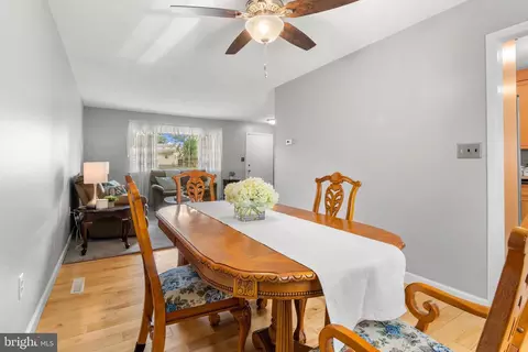 7674 Pine Haven Dr, Pasadena, MD 21122 photo 12