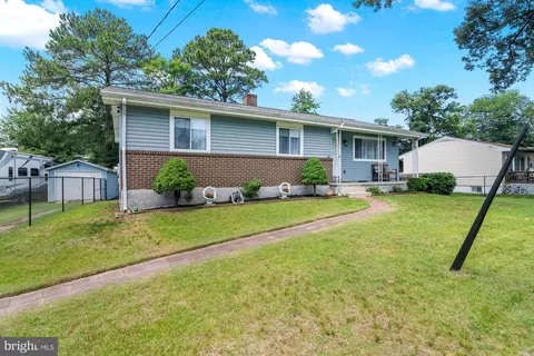 7674 Pine Haven Dr, Pasadena, MD 21122 photo 2