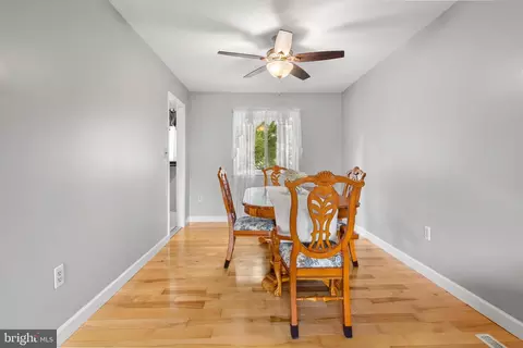 7674 Pine Haven Dr, Pasadena, MD 21122 photo 14