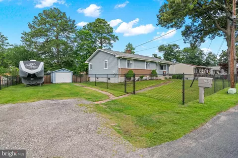 7674 Pine Haven Dr, Pasadena, MD 21122 photo 4