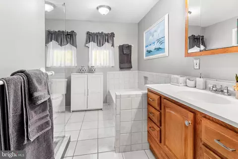 7674 Pine Haven Dr, Pasadena, MD 21122 photo 25