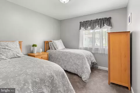 7674 Pine Haven Dr, Pasadena, MD 21122 photo 31