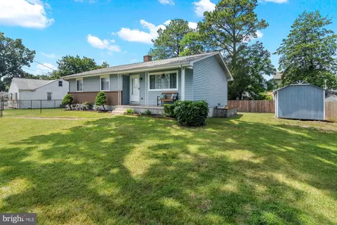 7674 Pine Haven Dr, Pasadena, MD 21122 photo 3