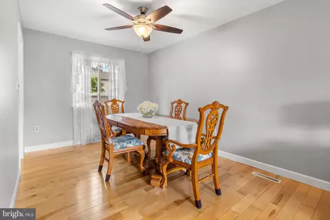 7674 Pine Haven Dr, Pasadena, MD 21122 photo 13