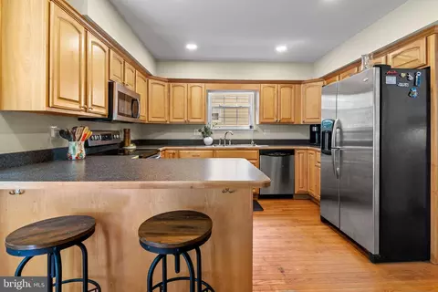 Kitchen - 411 Stanford Ct, Arnold, MD 21012 photo 5 of 5