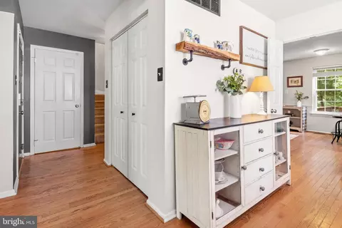 Entry Way - 411 Stanford Ct, Arnold, MD 21012 photo 5 of 13
