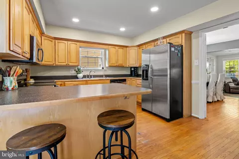 Kitchen - 411 Stanford Ct, Arnold, MD 21012 photo 4 of 5