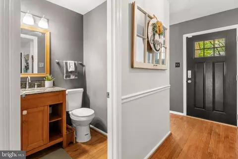 Entry Way - 411 Stanford Ct, Arnold, MD 21012 photo 3 of 13