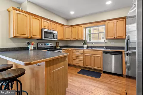 Kitchen - 411 Stanford Ct, Arnold, MD 21012 photo 3 of 5