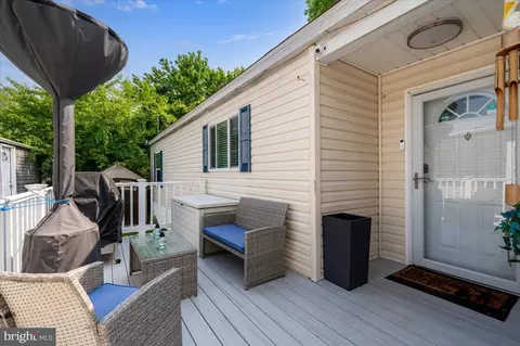 302 Berts Dr, Lothian, MD 20711 photo 7