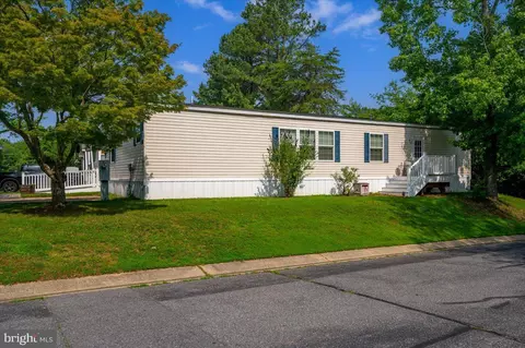 302 Berts Dr, Lothian, MD 20711 photo 5