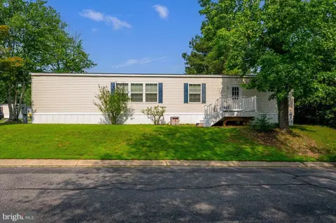 302 Berts Dr, Lothian, MD 20711 photo 4
