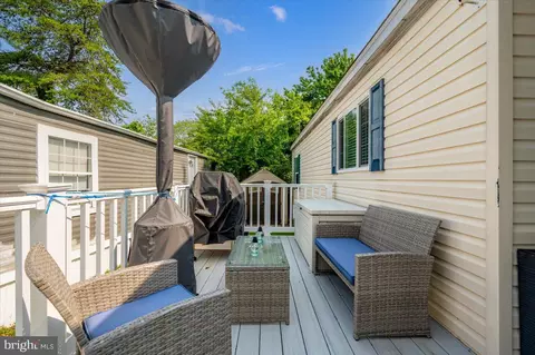 302 Berts Dr, Lothian, MD 20711 photo 8