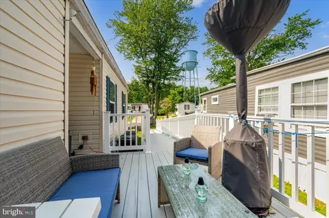 302 Berts Dr, Lothian, MD 20711 photo 9