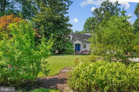 Exterior - 215 Wardour Dr, Annapolis, MD 21401 photo 3 of 8