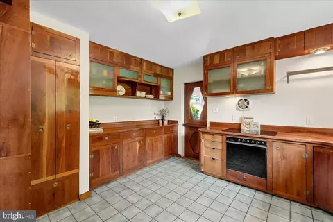 Kitchen - 215 Wardour Dr, Annapolis, MD 21401 photo 3 of 4