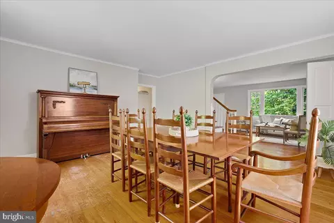 Dining - 215 Wardour Dr, Annapolis, MD 21401 photo 2 of 3