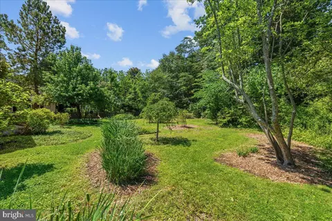 Exterior - 215 Wardour Dr, Annapolis, MD 21401 photo 6 of 8