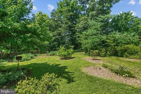 Exterior - 215 Wardour Dr, Annapolis, MD 21401 photo 7 of 8