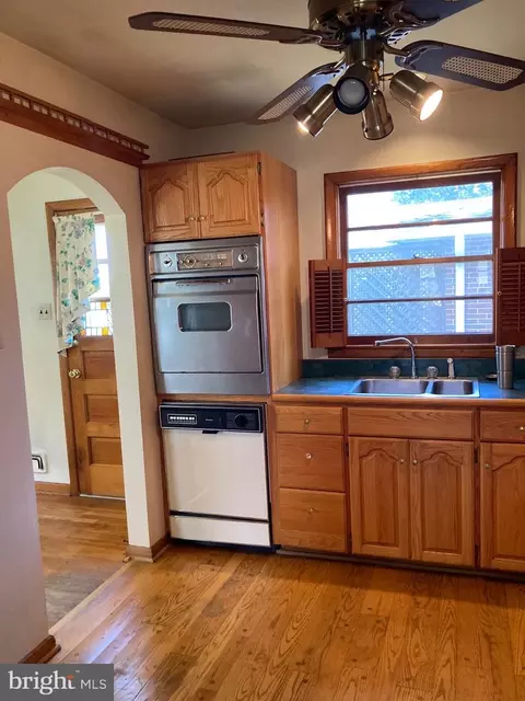 Kitchen - 1930 Cedar Rd, Pasadena, MD 21122 photo 1 of 2