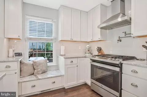 Kitchen - 628 Talon Ct, Arnold, MD 21012 photo 3 of 6