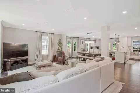 Entry Way - 628 Talon Ct, Arnold, MD 21012 photo 5 of 5