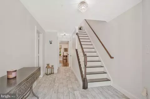 Entry Way - 628 Talon Ct, Arnold, MD 21012 photo 1 of 5