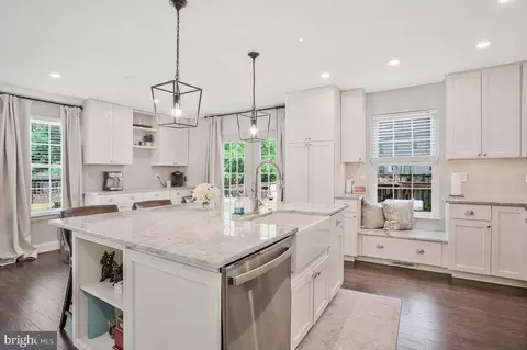 Kitchen - 628 Talon Ct, Arnold, MD 21012 photo 5 of 6