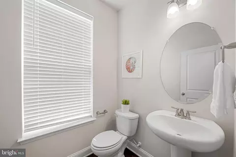 Entry Way - 331 Bright Light Ct, Edgewater, MD 21037 photo 6 of 8