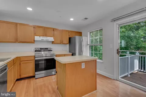 Kitchen - 1440 Nutwood Ct, Crofton, MD 21114 photo 6 of 6