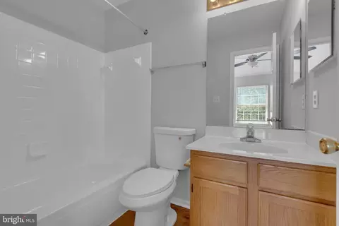 Bath - 1440 Nutwood Ct, Crofton, MD 21114 photo 2 of 2
