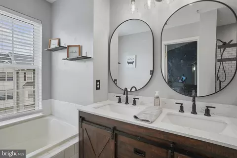 Bath - 4103 Apple Leaf Ct, Pasadena, MD 21122 photo 2 of 4