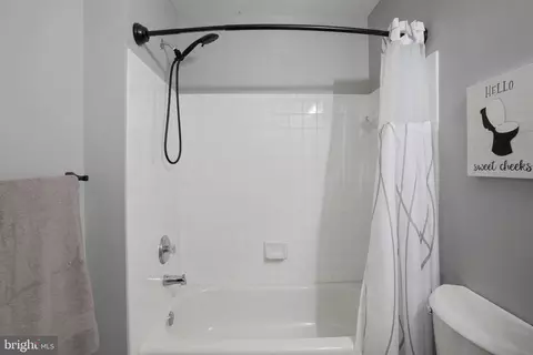 Bath - 4103 Apple Leaf Ct, Pasadena, MD 21122 photo 4 of 4