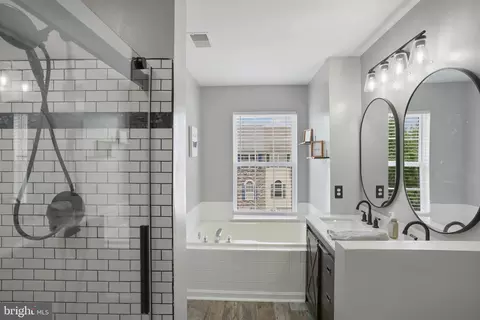 Bath - 4103 Apple Leaf Ct, Pasadena, MD 21122 photo 1 of 4