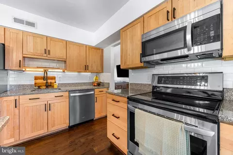 Kitchen - 1739 Mayfair Pl, Crofton, MD 21114 photo 5 of 6
