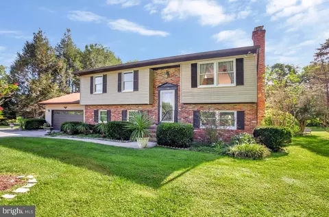674 Teton Dr, Lothian, MD 20711