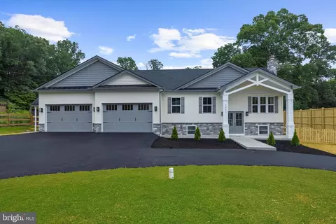 7973 Belhaven Ave, Pasadena, MD 21122