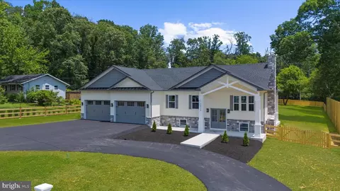7973 Belhaven Ave, Pasadena, MD 21122 photo 2