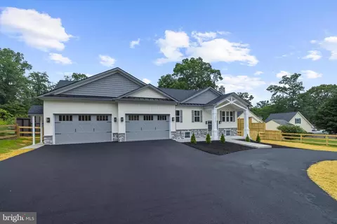 7973 Belhaven Ave, Pasadena, MD 21122 photo 3