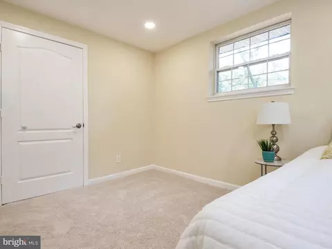 Bedroom - 1395 Rainbow Dr, Pasadena, MD 21122 photo 4 of 4