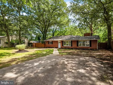 Exterior - 1395 Rainbow Dr, Pasadena, MD 21122 photo 2 of 7