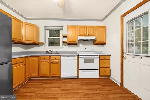 1213 Pekin Rd, Pasadena, MD 21122 photo 6